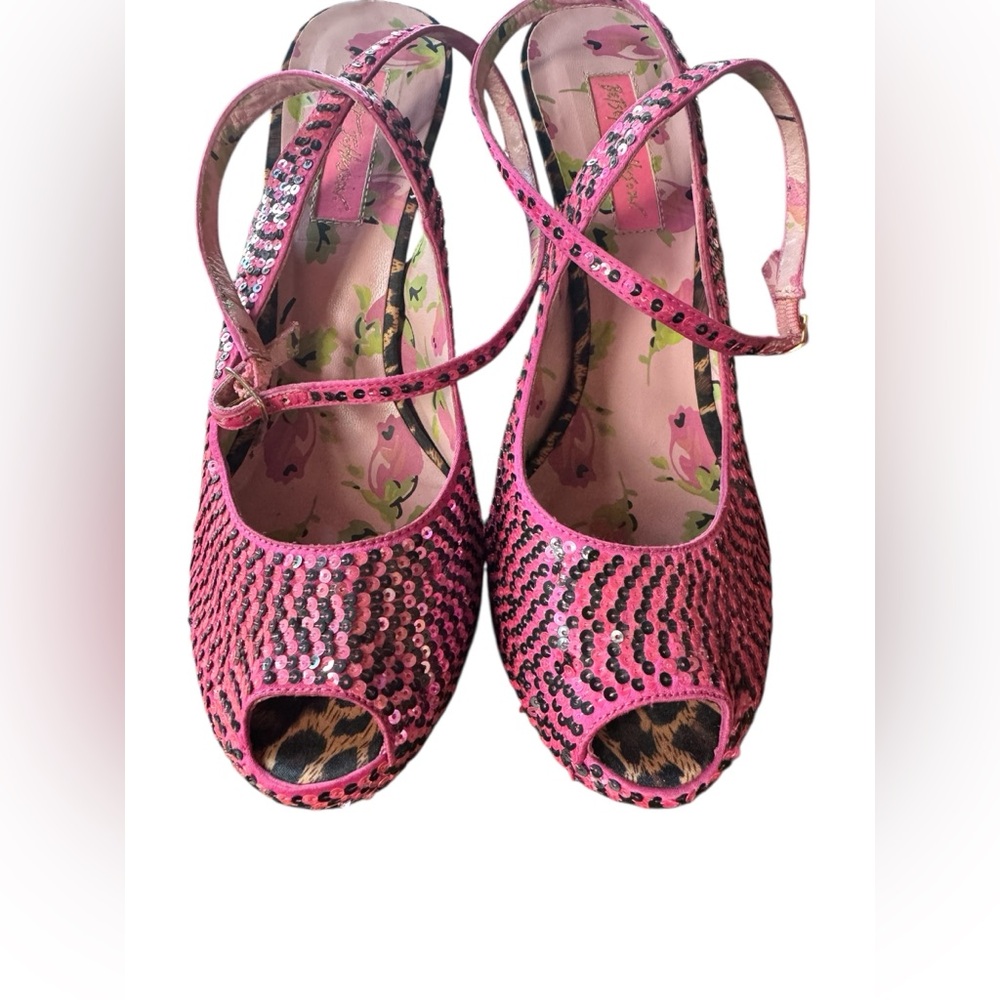 Betsey Johnson Pink Sequin Heels size 8 - Picture 3 of 7